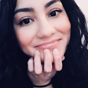 Meet your Posher, Marisa